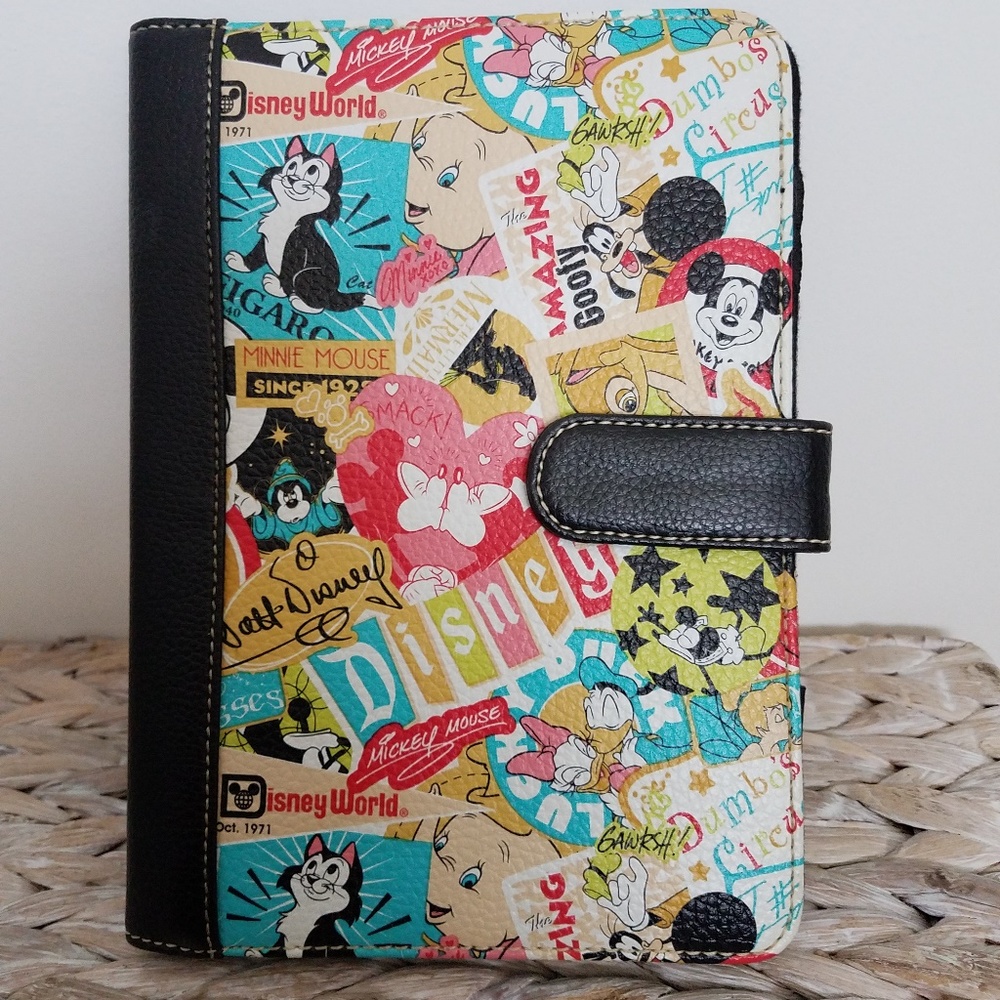 Disney iPad case - GREAT condition